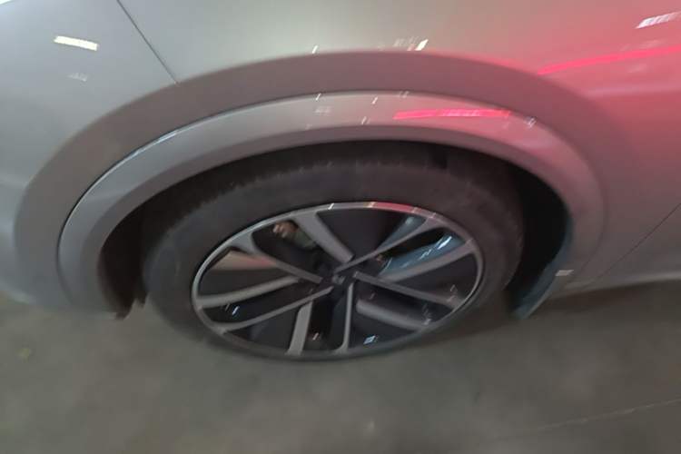Used Li Auto L7 2023 Pro Model Left Front Wheel Hub