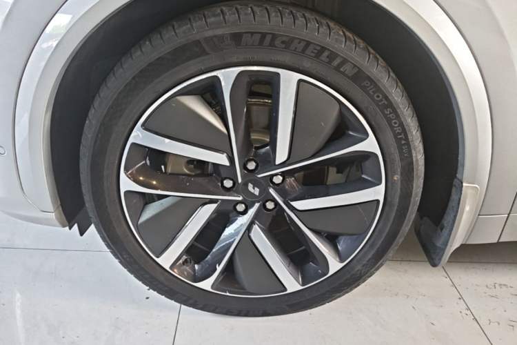 Used Li Auto L7 2023 Pro Model Left Front Wheel Hub