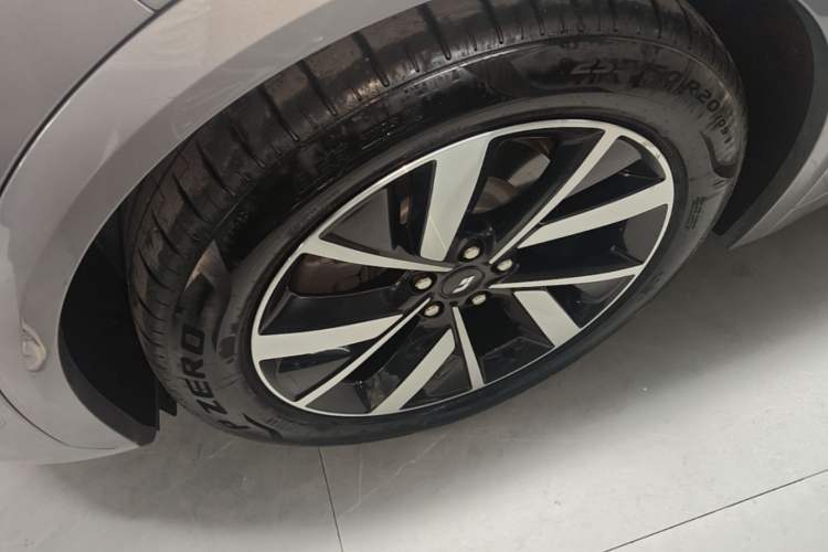 Used Li Auto L7 2023 Pro Model Left Front Wheel Hub