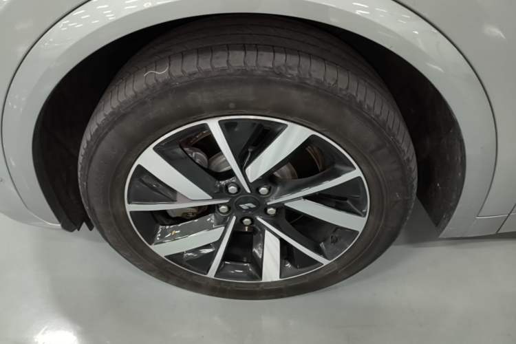 Used Li Auto L7 2023 Air model Left Front Wheel Hub