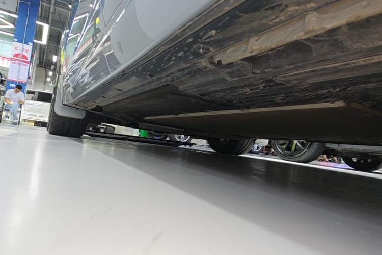 Used Li Auto L7 2023 Max model Left Side Sill