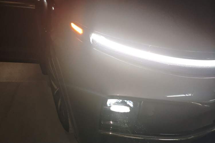 Used Li Auto L7 2023 Pro Model Right Front Headlight