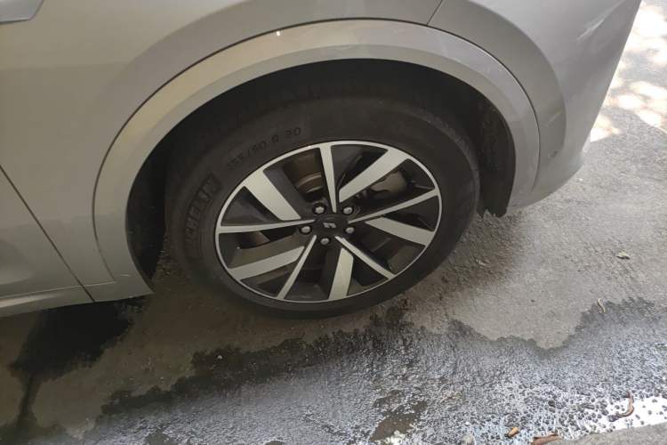 Used Li Auto L7 2023 Air model Right Front Wheel Hub