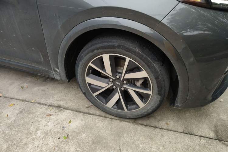 Used Li Auto L7 2023 Max model Right Front Wheel Hub