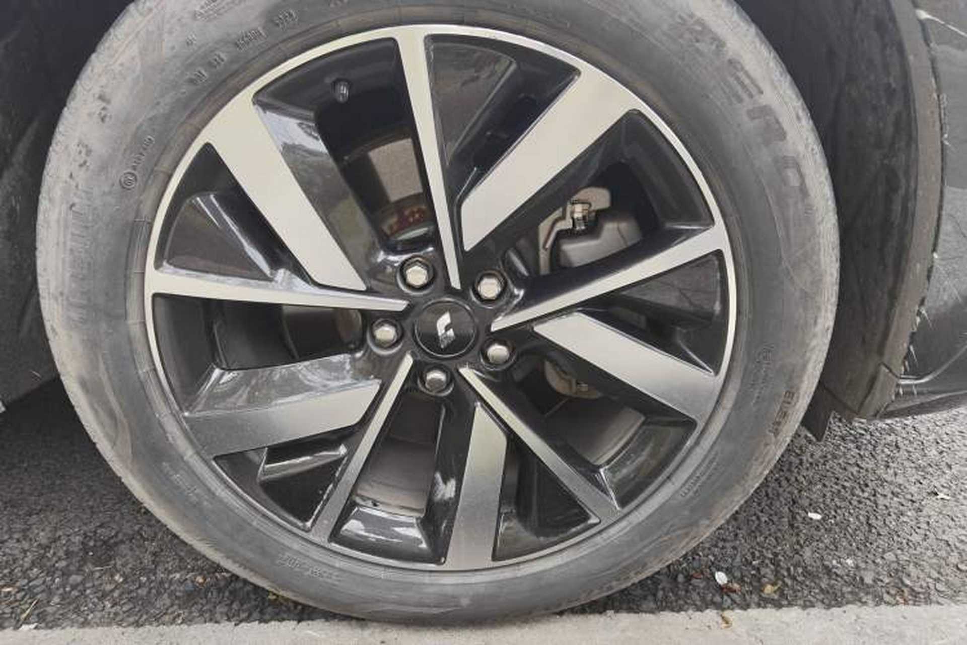 Used Li Auto L7 2023 Air model Right Front Wheel Hub