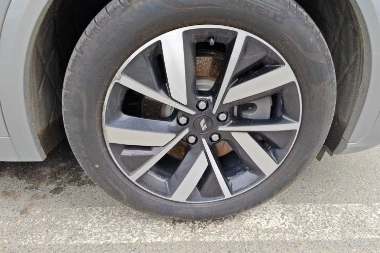Used Li Auto L7 2023 Pro Model Right Front Wheel Hub