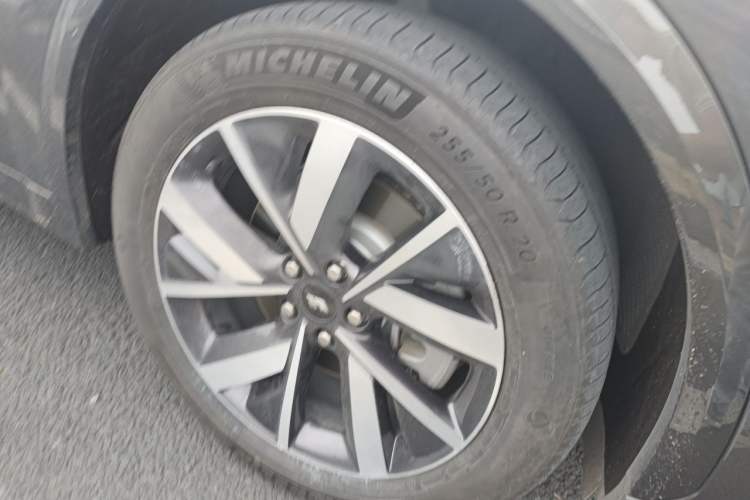 Used Li Auto L7 2023 Air model Right Front Wheel Hub