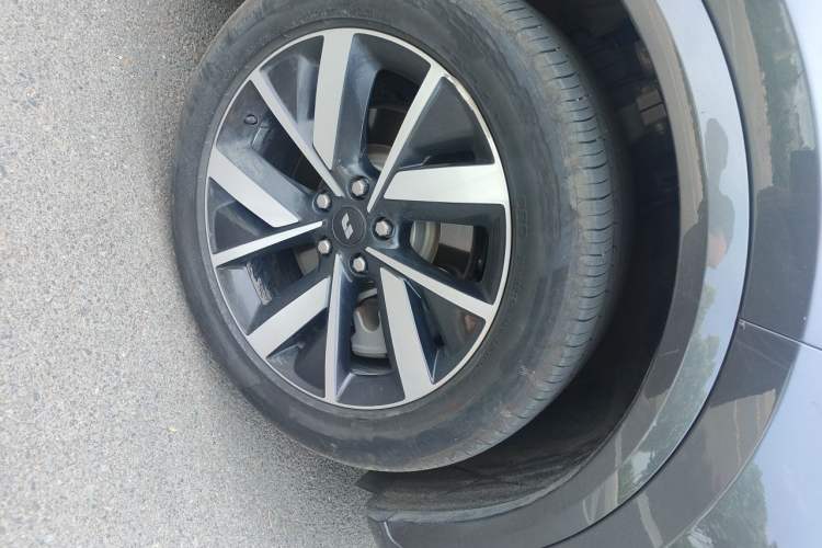 Used Li Auto L7 2023 Pro Model Right Front Wheel Hub