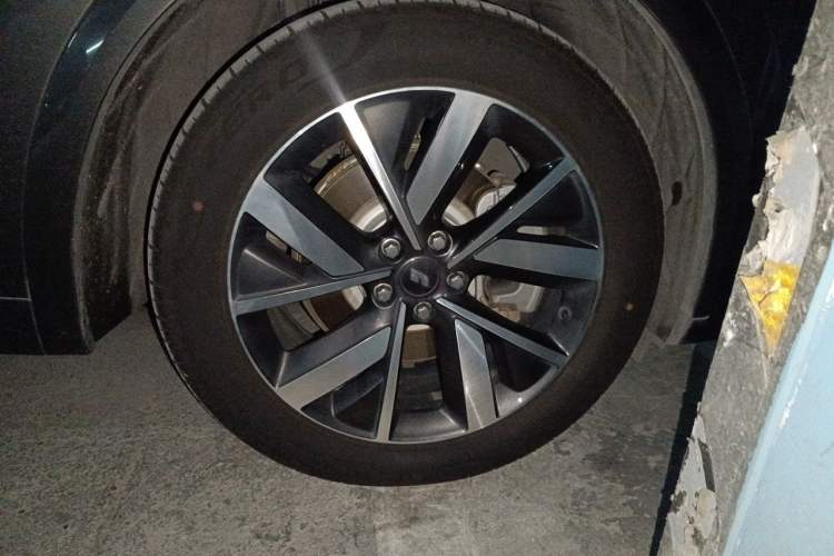 Used Li Auto L7 2023 Pro Model Right Front Wheel Hub