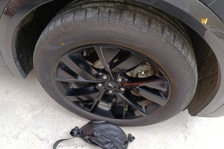 Used Li Auto L7 2023 Air model Right Front Wheel Hub