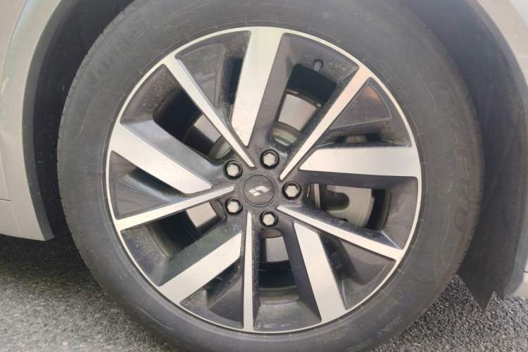 Used Li Auto L7 2023 Pro Model Right Front Wheel Hub