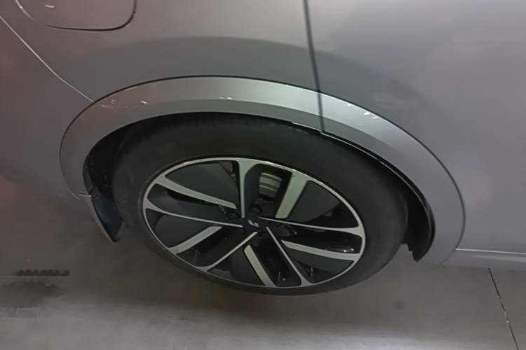 Used Li Auto L7 2023 Pro Model Right Rear Wheel Hub