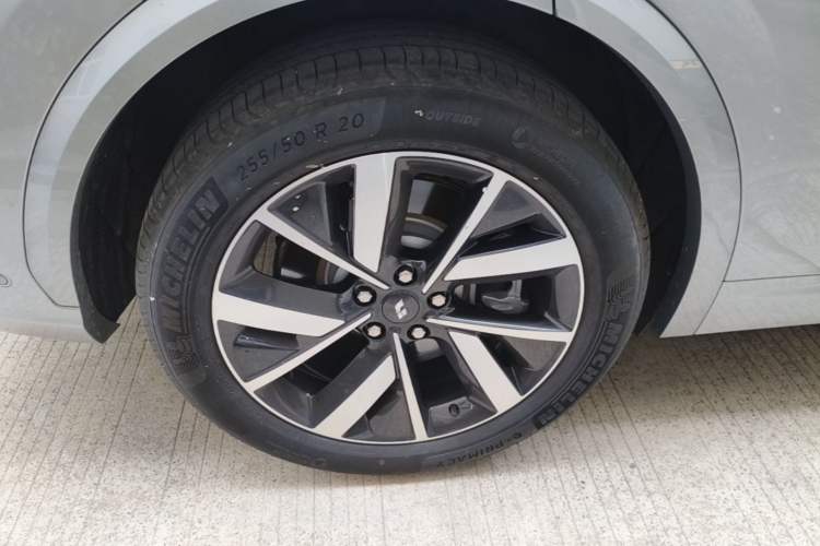Used Li Auto L7 2023 Max model Right Rear Wheel Hub