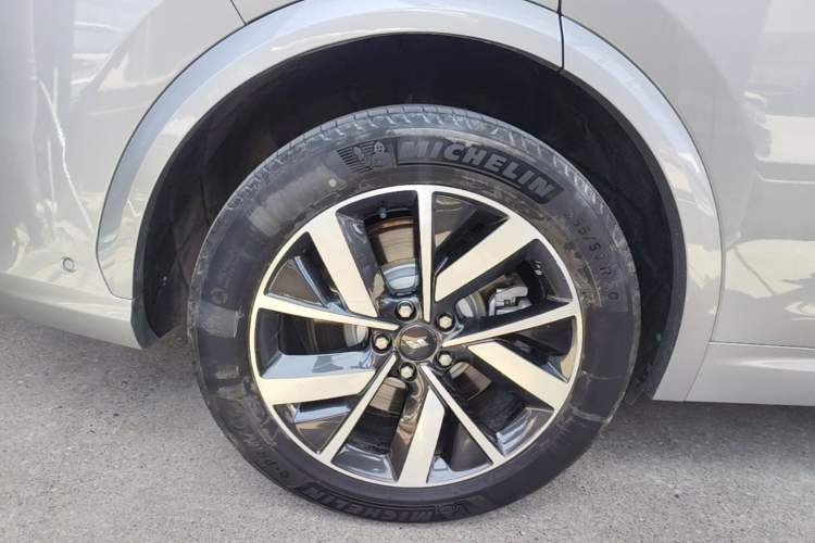 Used Li Auto L7 2023 Air model Right Rear Wheel Hub