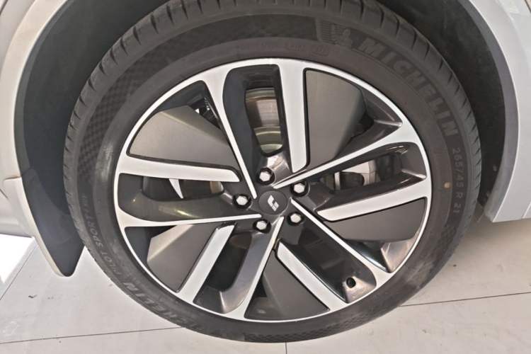 Used Li Auto L7 2023 Pro Model Right Rear Wheel Hub