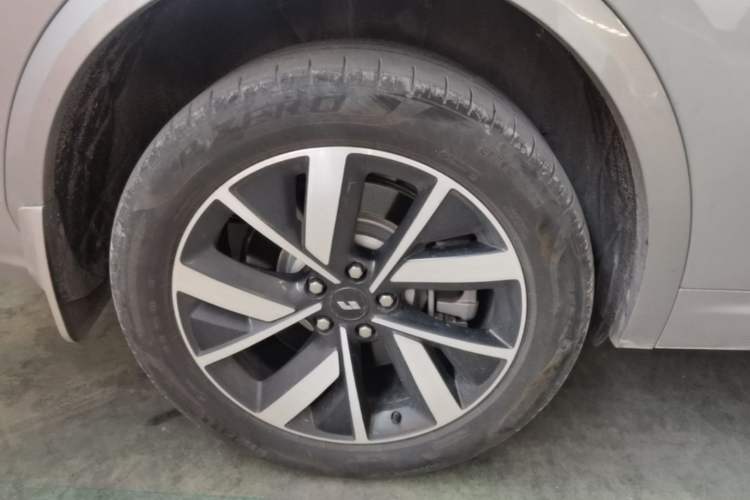 Used Li Auto L7 2023 Pro Model Right Rear Wheel Hub
