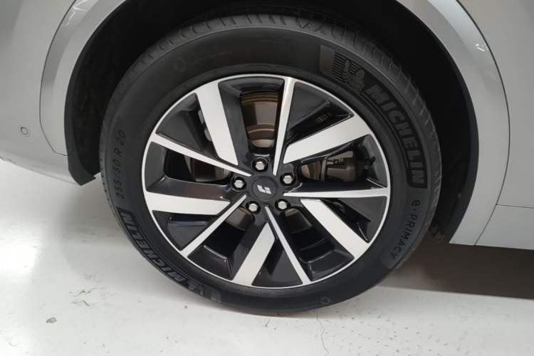 Used Li Auto L7 2023 Pro Model Right Rear Wheel Hub