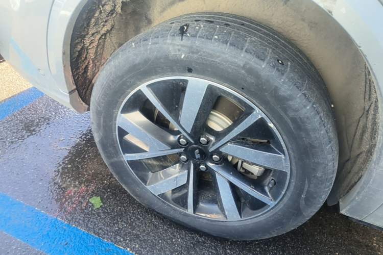Used Li Auto L7 2023 Pro Model Right Rear Wheel Hub