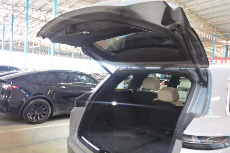Used Li Auto L7 2023 Pro Model Trunk