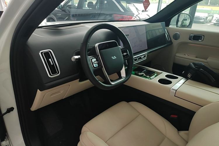 Used Li Auto L7 2023 Pro Model Center Console