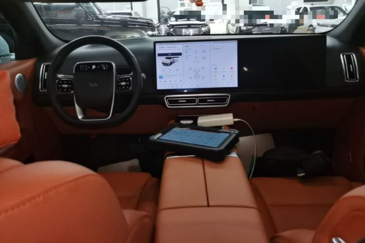 Used Li Auto L7 2023 Pro Model Center Console