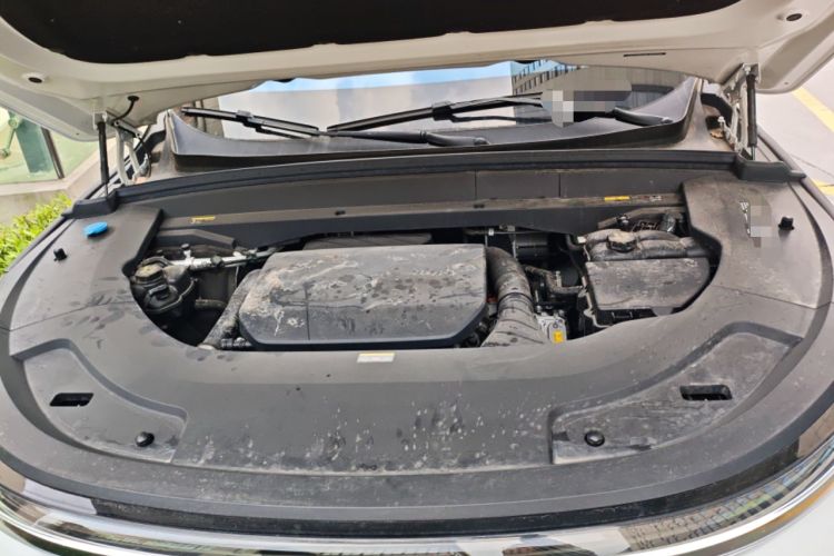 Used Li Auto L7 2023 Pro Model Engine Bay