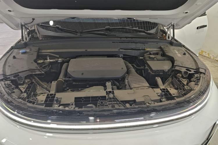 Used Li Auto L7 2023 Pro Model Engine Bay