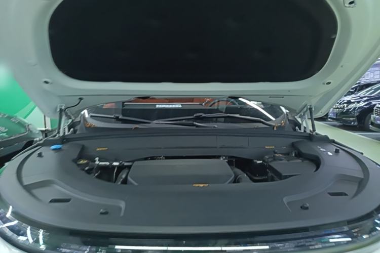 Used Li Auto L7 2023 Pro Model Engine Bay