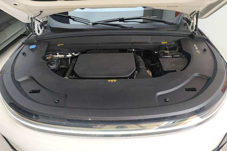 Used Li Auto L7 2023 Pro Model Engine Bay