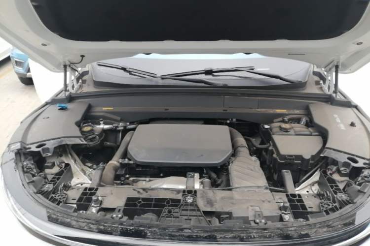Used Li Auto L7 2023 Pro Model Engine Bay