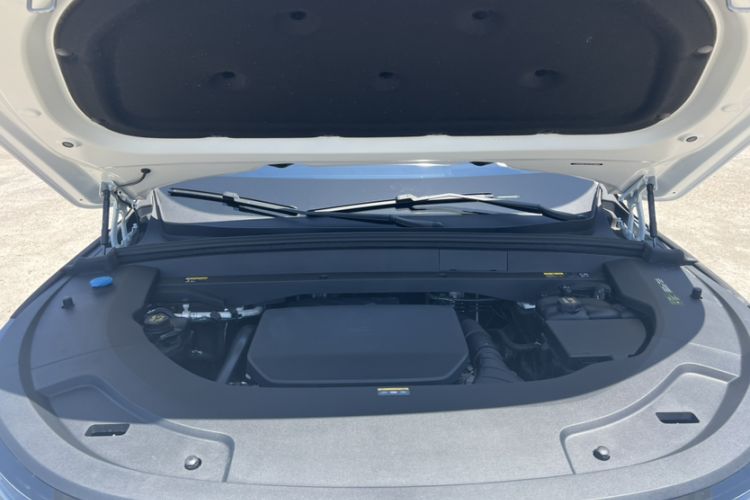 Used Li Auto L7 2023 Pro Model Engine Bay