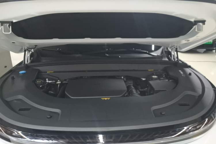 Used Li Auto L7 2023 Air model Engine Bay