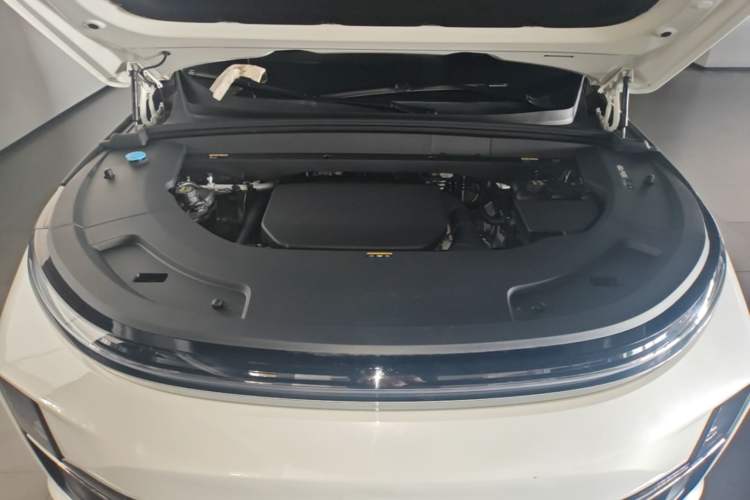 Used Li Auto L7 2023 Pro Model Engine Bay