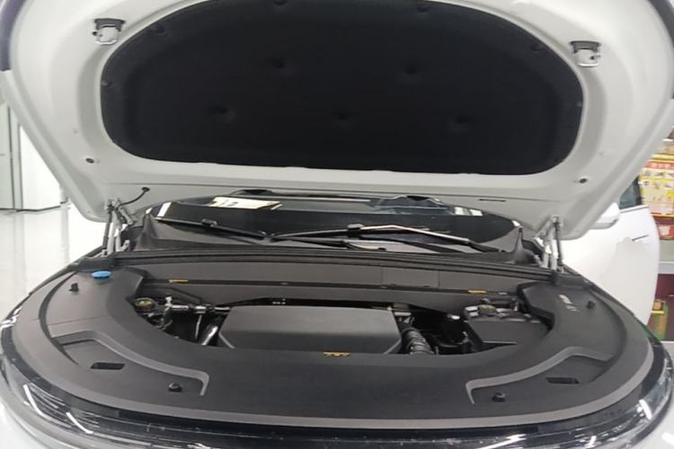 Used Li Auto L7 2023 Max model Engine Bay