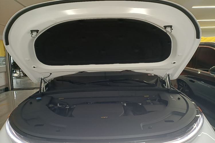 Used Li Auto L7 2023 Pro Model Engine Bay