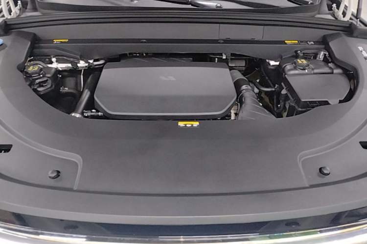 Used Li Auto L7 2023 Pro Model Engine Bay