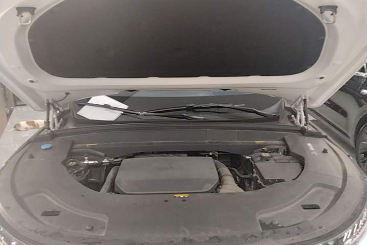 Used Li Auto L7 2023 Pro Model Engine Bay