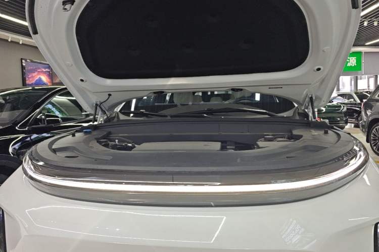 Used Li Auto L7 2023 Air model Engine Bay