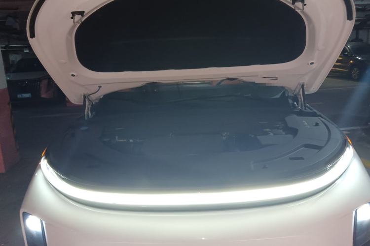 Used Li Auto L7 2023 Pro Model Engine Bay
