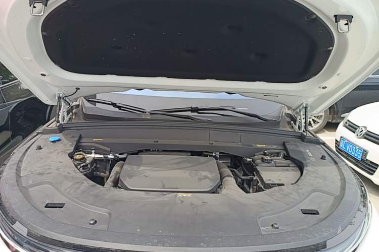 Used Li Auto L7 2023 Pro Model Engine Bay