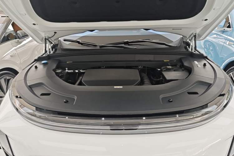 Used Li Auto L7 2023 Pro Model Engine Bay
