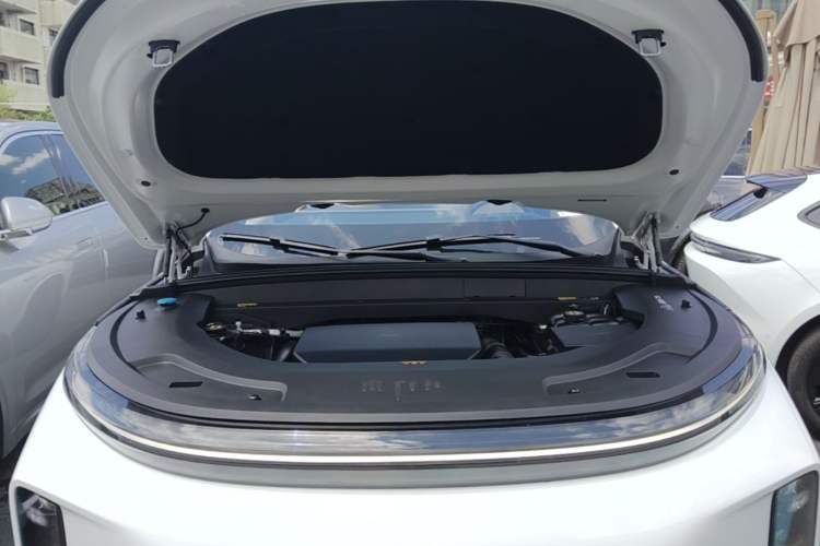 Used Li Auto L7 2023 Pro Model Engine Bay