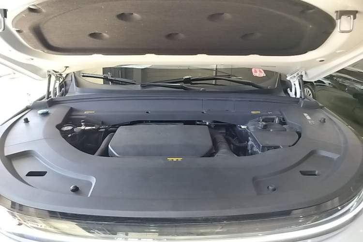 Used Li Auto L7 2023 Pro Model Engine Bay
