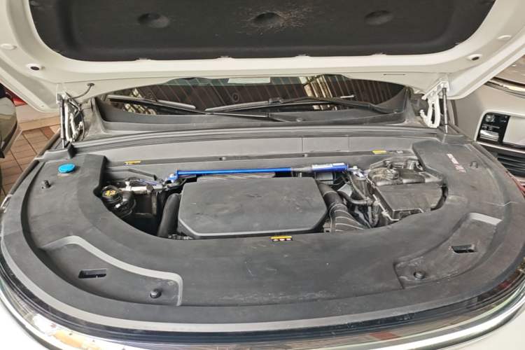 Used Li Auto L7 2023 Pro Model Engine Bay
