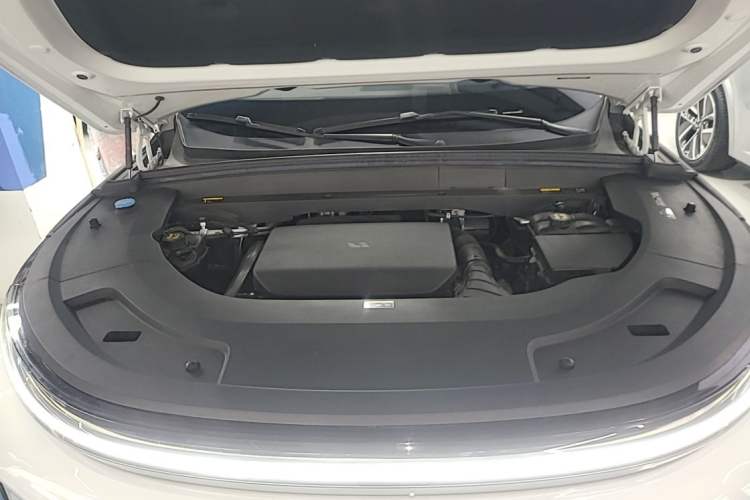 Used Li Auto L7 2023 Pro Model Engine Bay