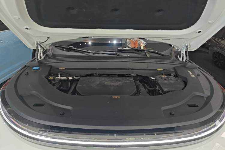Used Li Auto L7 2023 Pro Model Engine Bay