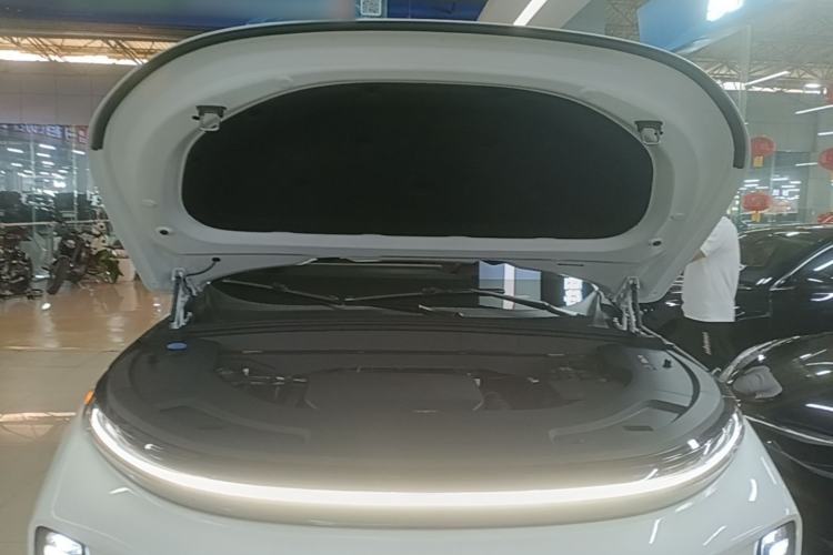 Used Li Auto L7 2023 Air model Engine Bay