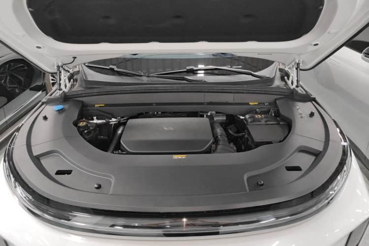 Used Li Auto L7 2023 Pro Model Engine Bay
