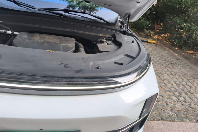 Used Li Auto L7 2023 Pro Model Engine Bay Left