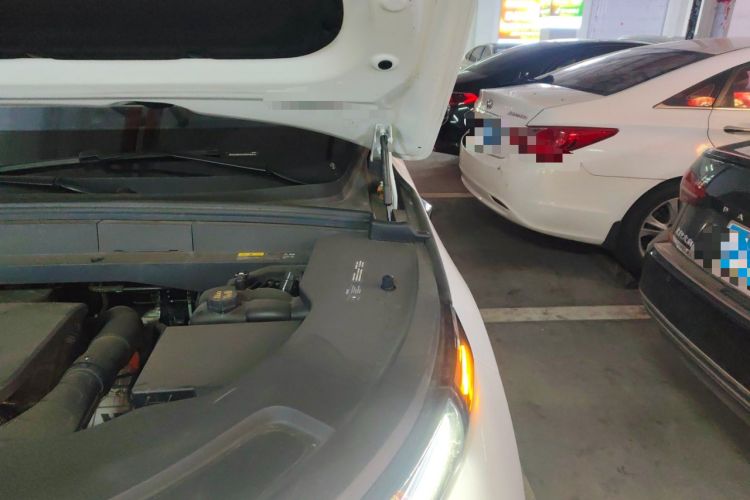 Used Li Auto L7 2023 Pro Model Engine Bay Left